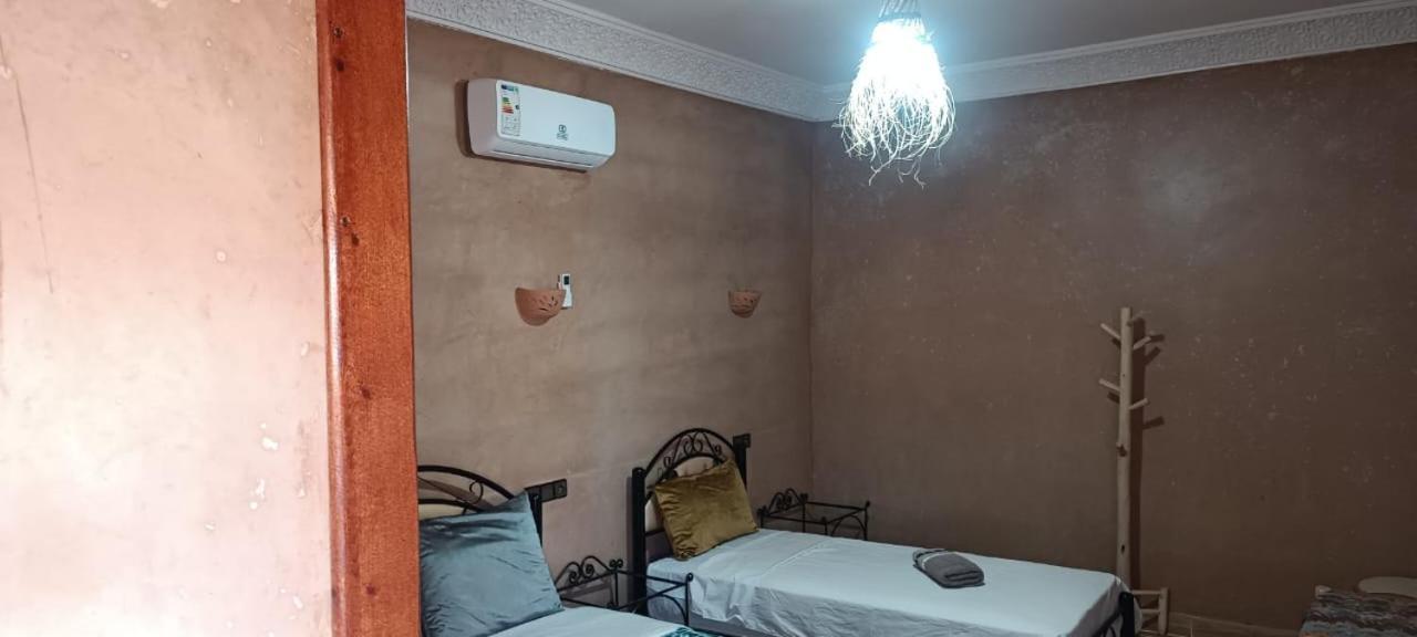 Auberge Restaurant Tissili " Oasis De Fint" Zewnętrze zdjęcie