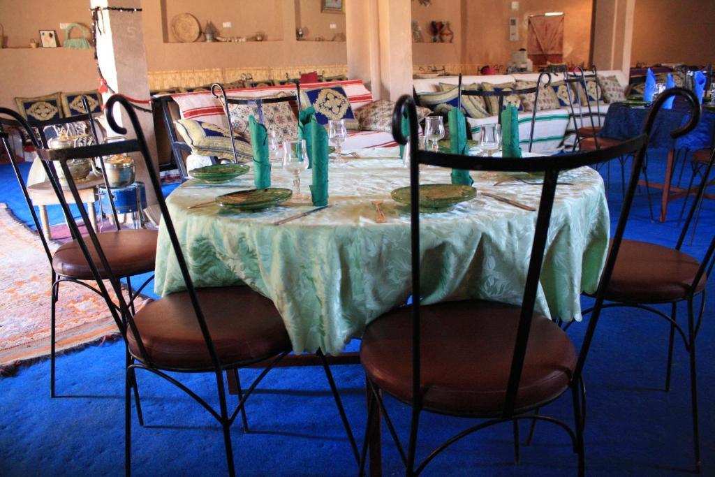 Auberge Restaurant Tissili " Oasis De Fint" Zewnętrze zdjęcie